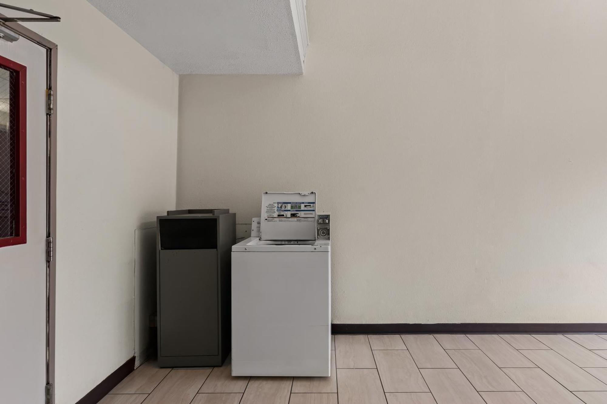 Red Lion Inn & Suites Caseyville Ngoại thất bức ảnh